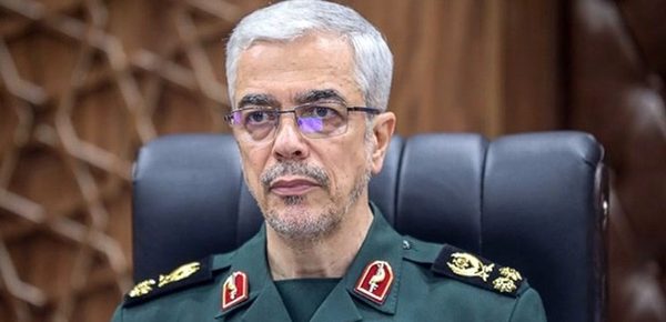 سرلشکر باقری: رشادت پزشکان در دفاع مقدس و کرونا جاودانه است