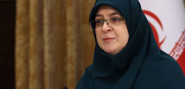مهاجرانی: قیمت بنزین بدون آماده سازی اذهان افزایش نمی یابد