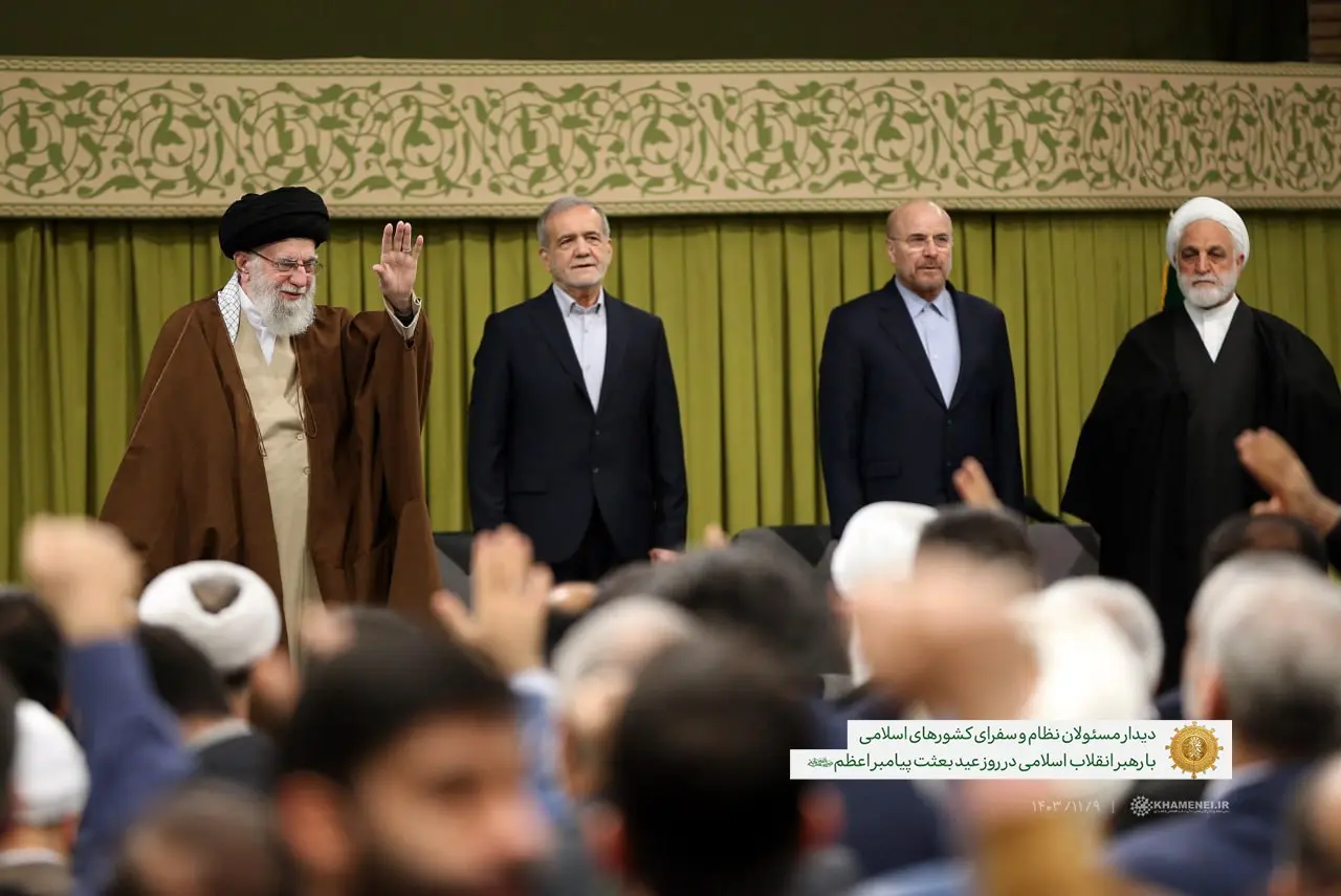 رهبر انقلاب: بعثت یک جریان مستمر و همیشگی است