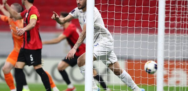 صعود آبی‌ها با سرمربی ایرانی؛ استقلال با حذف پرسپولیس به رونالدو رسید