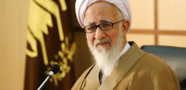 ‌آیت‌الله جوادی‌آملی:‌ ‌باید به دشمن خارجی ‌پاسخ قاطع ‌داد