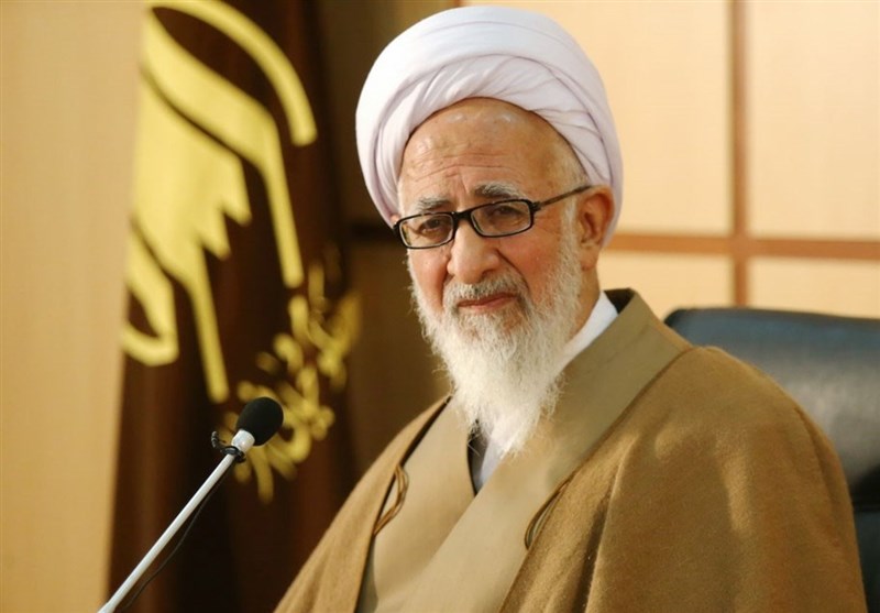 ‌آیت‌الله جوادی‌آملی:‌ ‌باید به دشمن خارجی ‌پاسخ قاطع ‌داد