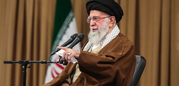 رهبر انقلاب: هرگونه سهل‌انگاری یا تعمّد در حادثه آتش‌سوزی بندر شهید رجایی بر طبق مقررات پیگیری شود