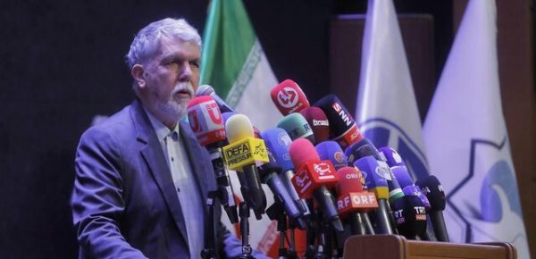 رسانه منتقد داخلی داشته باشیم بهتر از این است که BBC علیه ما صحبت کند