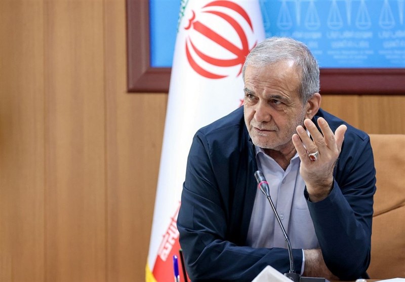 پزشکیان: هرکس ارز ۲۸۵۰۰ تومانی می‌‌گیرد حتما رانت می‌گیرد
