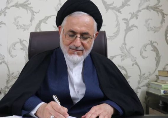 شهدا و دانشمندان چراغ راه نسل آینده‌اند
