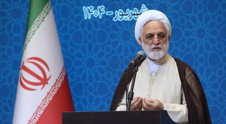 مراقب نفاق و توطئه‌های دشمنان باشیم
