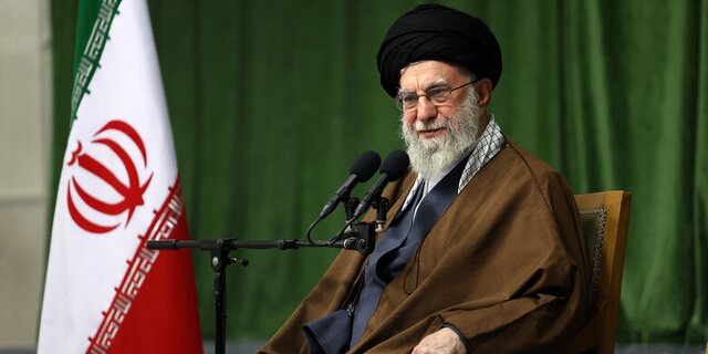 رهبر انقلاب: جوانان ما خوب هستند/رفتار برخی دستگاه‌ها انتقال ارزش‌های شهدا را نشان نمی‌دهد