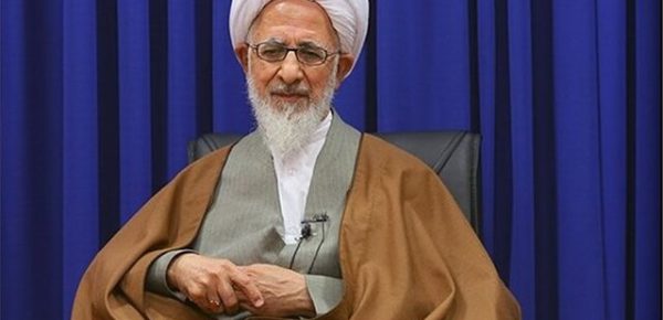 حضور آگاهانه در راهپیمایی ۲۲ بهمن، تبلیغی عالمانه و از شعائر عظیم است