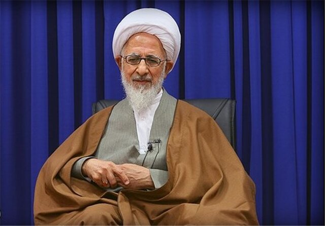حضور آگاهانه در راهپیمایی ۲۲ بهمن، تبلیغی عالمانه و از شعائر عظیم است