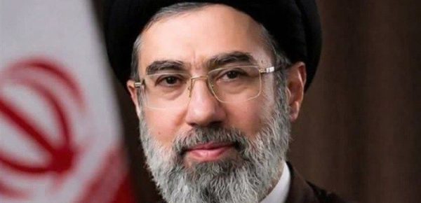 سید مجتبی خامنه‌ای شخصیتی علمی، جهادی و سیاسی خبره