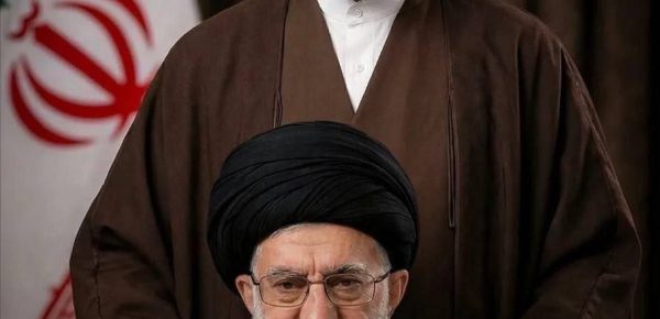 خامنه ای جوان رئیس کل قوا شد