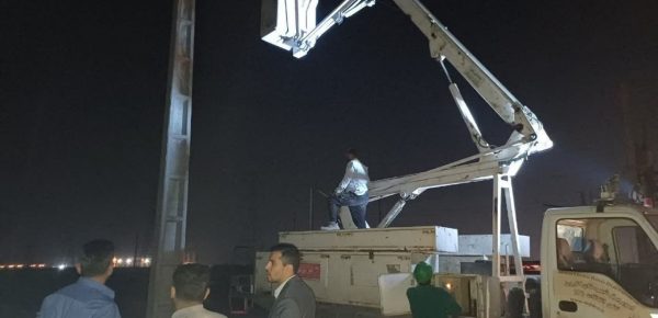 نظارت میدانی دادستان کارون بر روند برق‌رسانی به مناطق آسیب‌دیده از طوفان