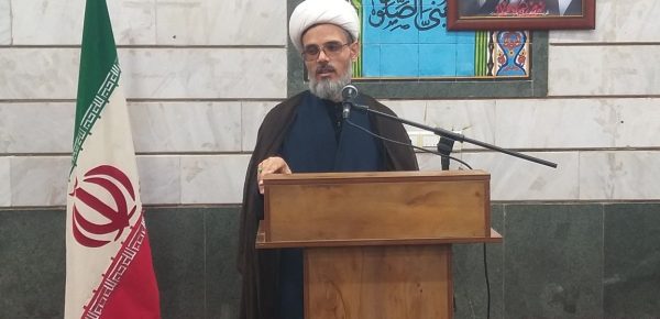 ولایت حق، عزت ملت را بیمه می‌کند