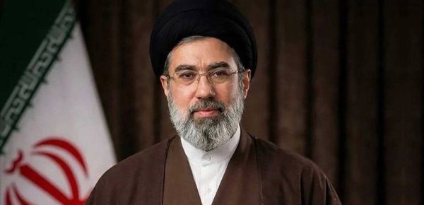 پیام رهبر انقلاب اسلامی به مناسبت روز کارگر و روز معلم